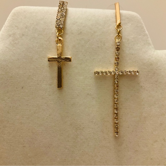 Delicate Divinity Asymmetric Rhinestones crystal Gold Cross Dangling Earrings - Picture 8 of 9